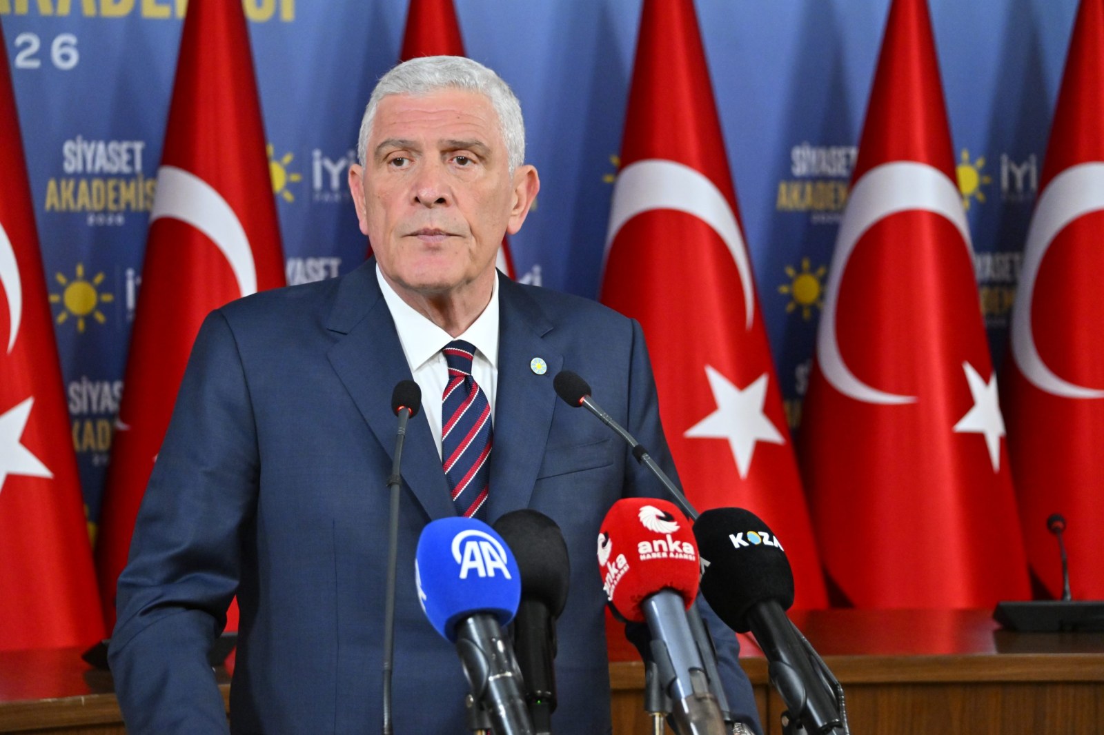 15 Temmuz raporunu neden sümen altı ettiniz?
