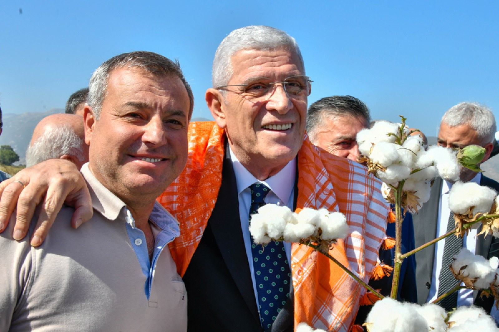 ‘’Çiftçinin devletten olan alacağını ve hakkını söke söke almak üzere tarla tarla dolaşmaya devam edeceğiz!’’
