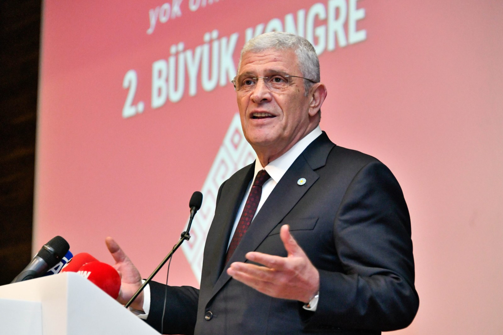 “Cumhuriyet Türk gençlerine, Türk milliyetçilerine emanettir”