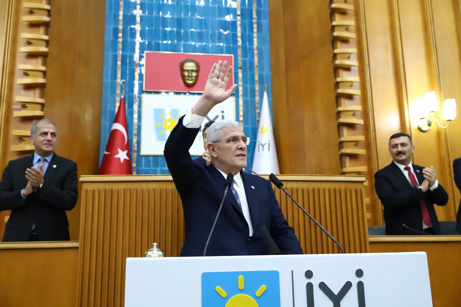 “Durun efendiler, bu cadde çıkmaz sokak!”