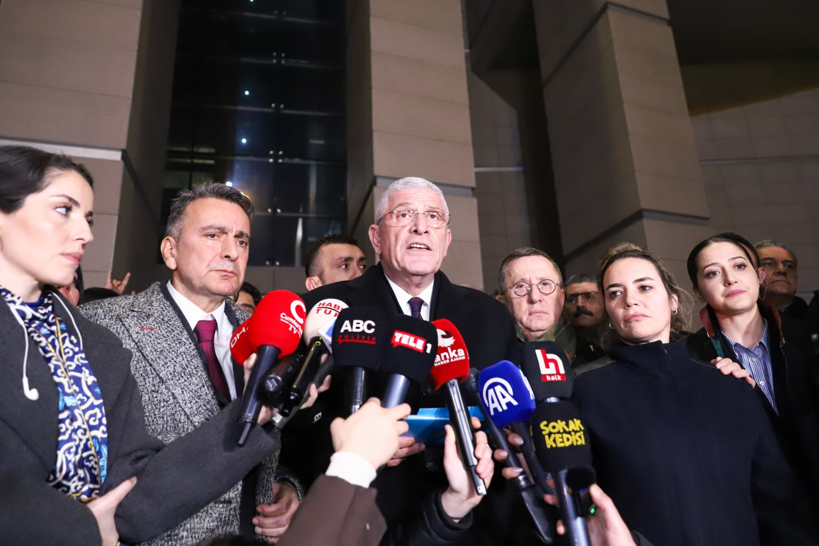 İstibdada başkaldırıyoruz!