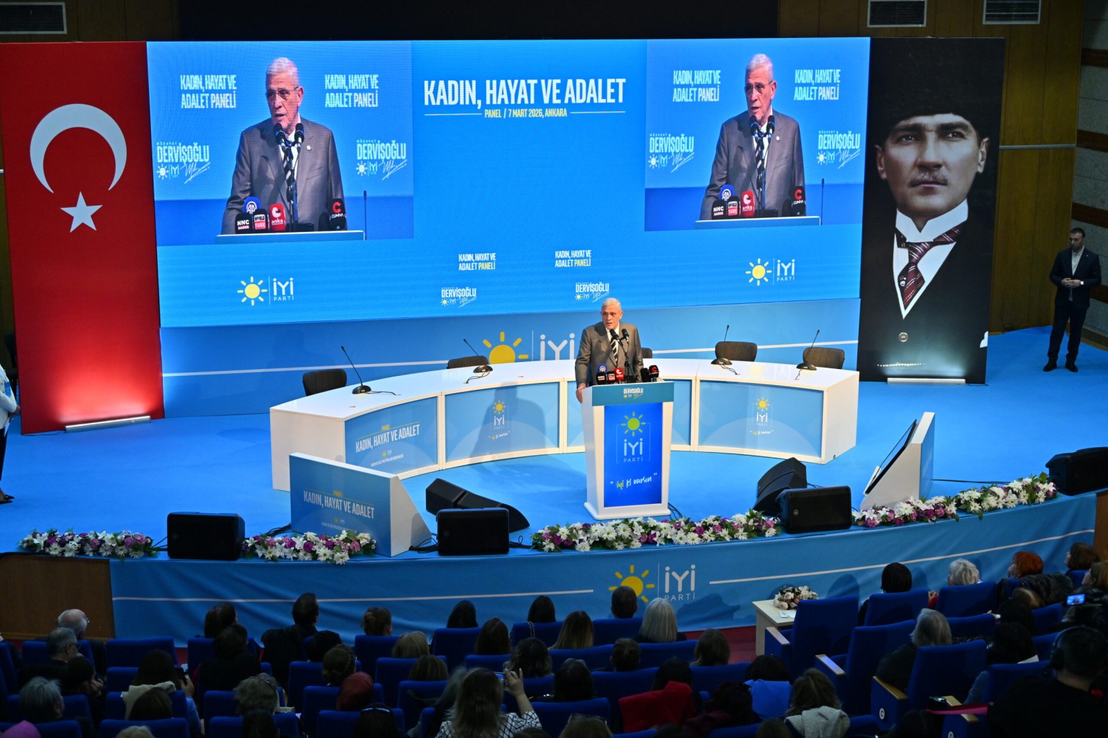 ‘’KADIN, HAYAT, ADALET’’