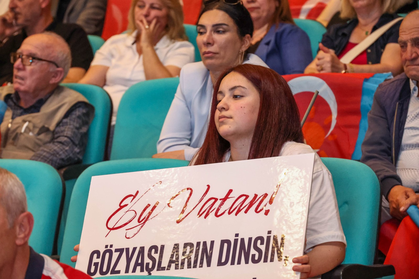TEKİRDAĞ’DAYIZ: ”MİLLETİ TÜRKİYE’NİN HER YERİNDE BAYRAK GİBİ AYAĞA DİKECEĞİM!”