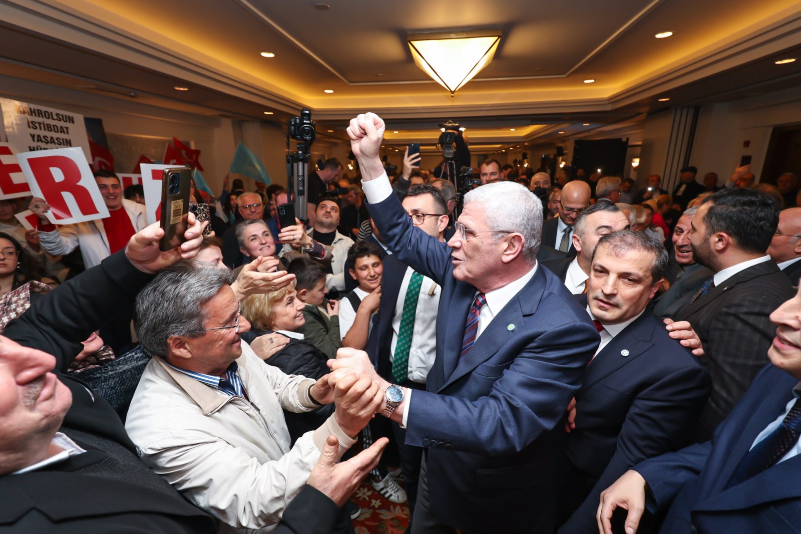 TRABZON’DA GENİŞLETİLMİŞ İL DİVAN TOPLANTIMIZDAYIZ…