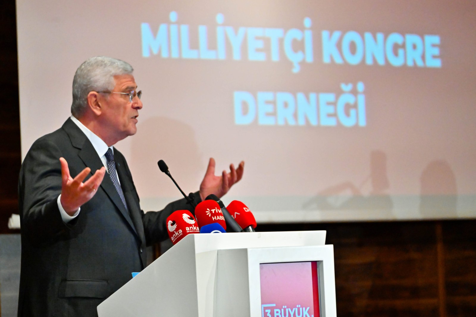 ‘’TÜRK MİLLİYETÇİLERİNİ BİRBİRLERİYLE YARIŞTIRAMAYACAKLAR’’