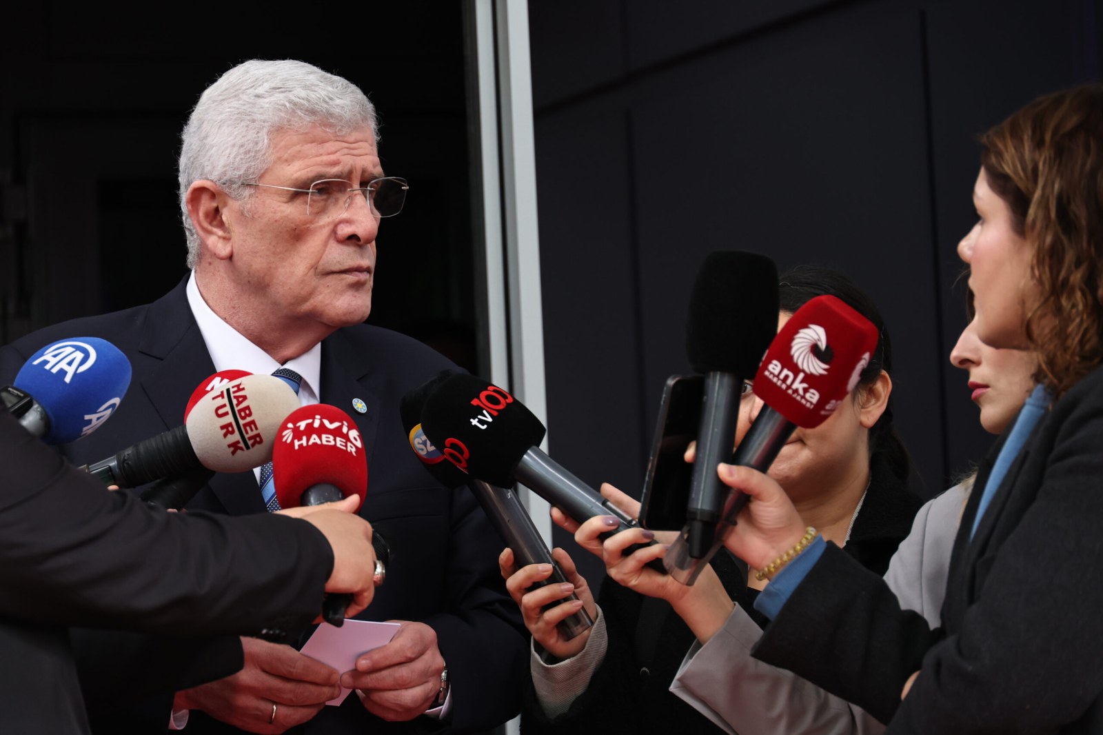 “TÜRKİYE CUMHURİYETİ DEVLETİ’NİN RESMÎ BİR DİLİ VARDIR”