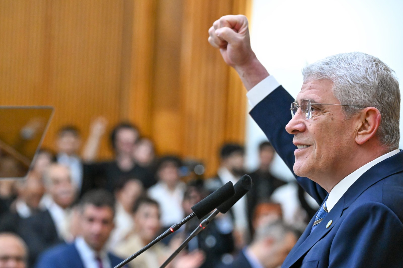 ‘’Üç günlük siyasetinizle, üç bin yıllık devletin kirletilmesine seyirci kalamazsınız!’’