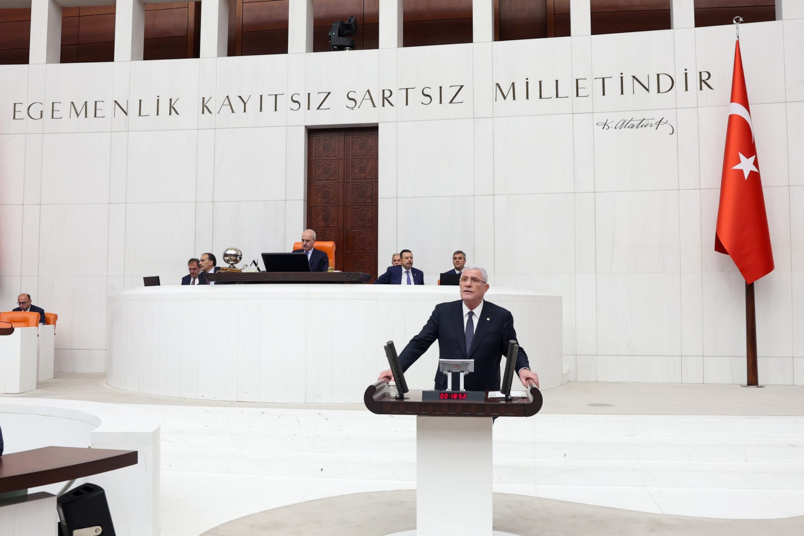 “Yakın siyasi tarihimizin en büyük kepazeliği olarak tarihe geçti”