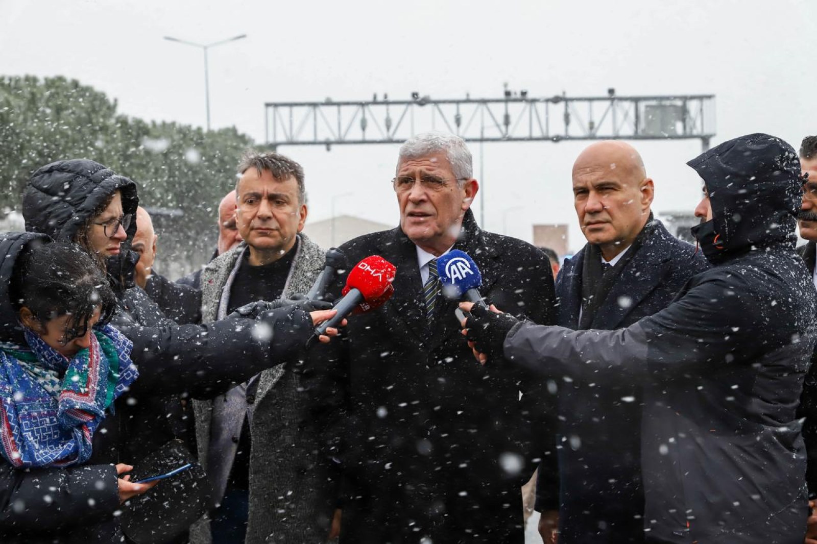 ‘’Yargıyı silah olarak kullananlar bilsinler ki; onu eğer kendilerine ait bir silah gibi hissediyorlarsa bir gün gelir o silah kendilerini vurur.’’