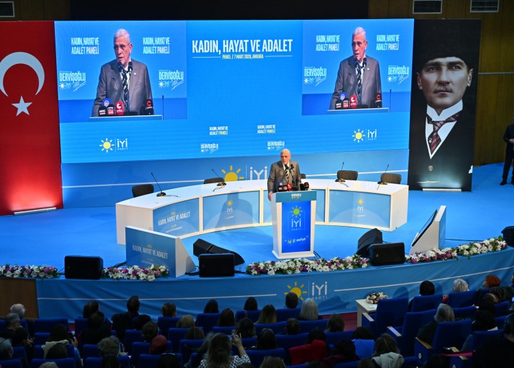 ‘’KADIN, HAYAT, ADALET’’