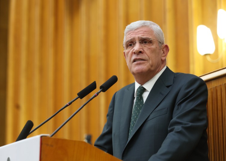 ‘’Siz hepiniz biz Türk!’’