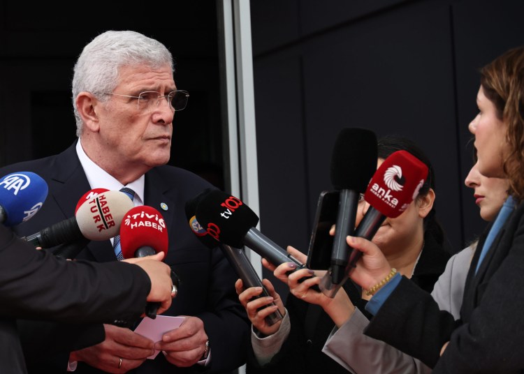 “TÜRKİYE CUMHURİYETİ DEVLETİ’NİN RESMÎ BİR DİLİ VARDIR”
