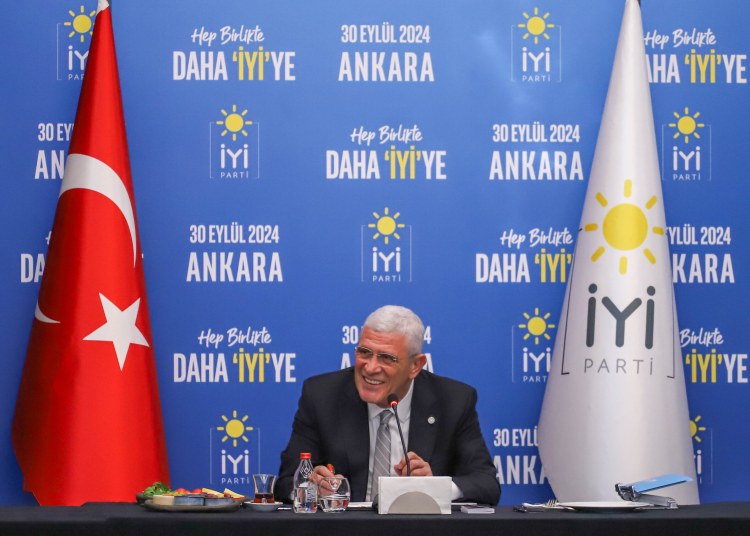 “Türkiye’nin geleceği, birleştirici ve kapsayıcı bir siyasetle yeniden inşa edilmelidir. Biz bunun için varız ve mutlaka başaracağız”
