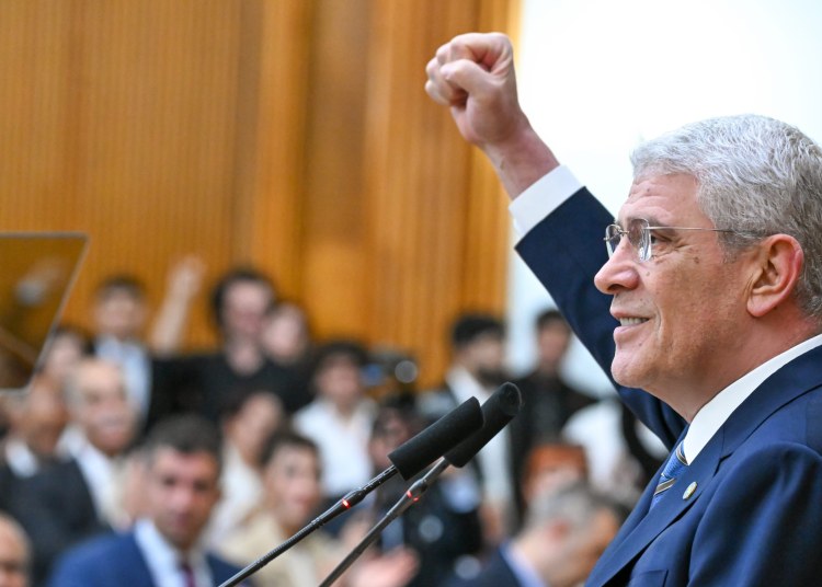 ‘’Üç günlük siyasetinizle, üç bin yıllık devletin kirletilmesine seyirci kalamazsınız!’’