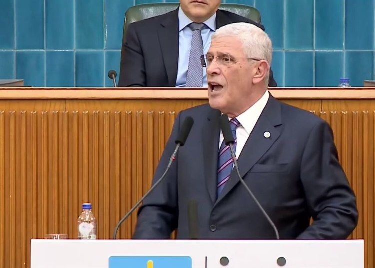 Erdoğan’a ömür boyu başkanlık lazım, başkanlık için destek lazım. Bir tarafta Bahçeli, bir tarafta İmralı...