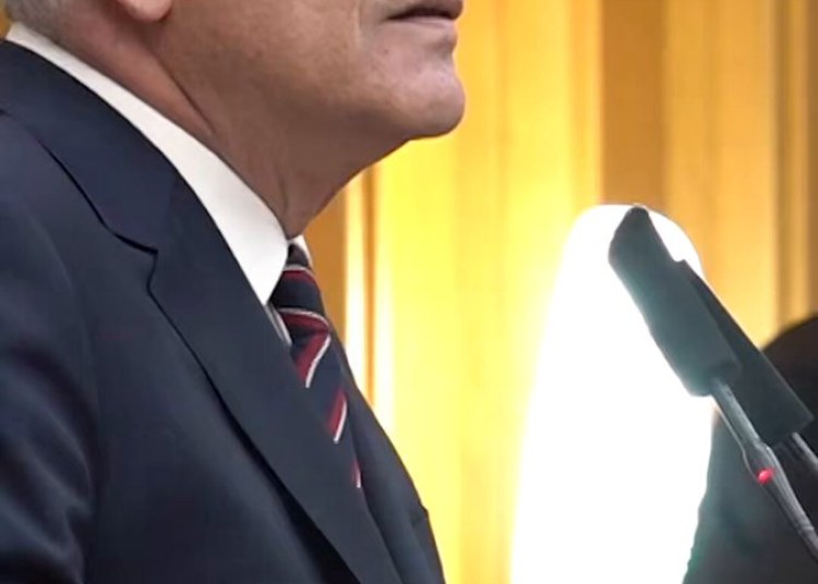 Terör örgütünün 40 senede yapamadığını, açılımınızla, komisyonunuzla bir senede becerdiniz!