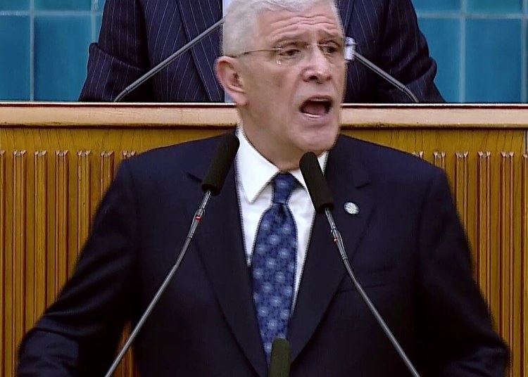 Ehli vatan ve aklı başında devlet insanlarını uyarıyorum! Elinde askerimizin kanı olan unsurların, devlet...
