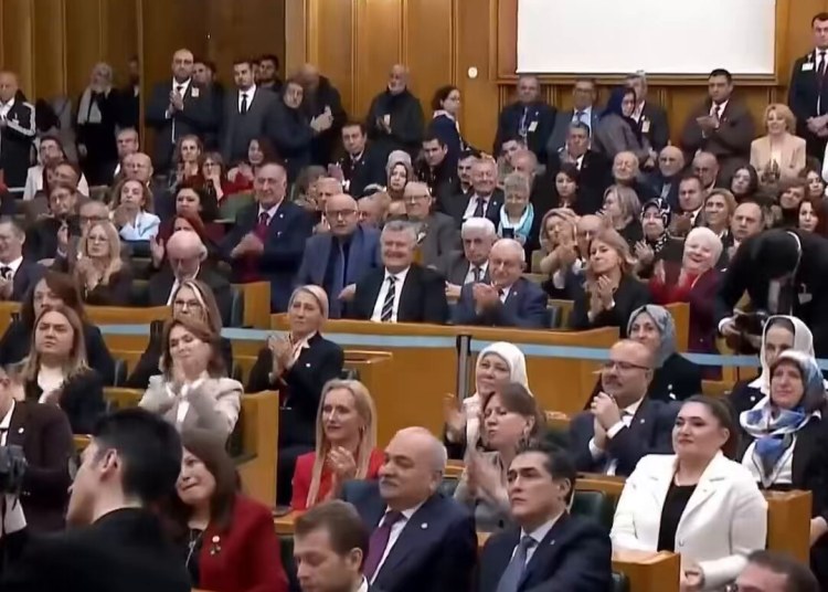 Belli ki şimdi merkez siyaset söylemimizden ziyadesiyle rahatsızlık duyuyor. Evet, çıktığımız yoldan...