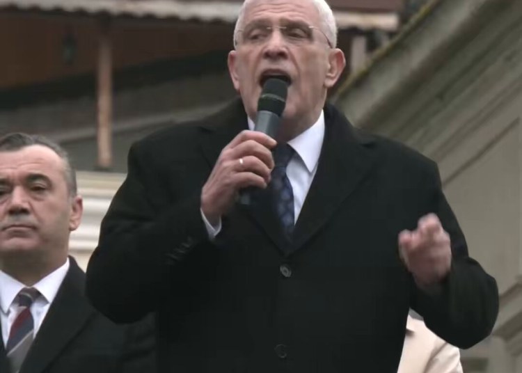 Muhalefet eskiden yoktu, dün yoktu, evvelsi gün yoktu; o sebeple bu beyler 23 sene iktidarda kaldılar. Şimdi...