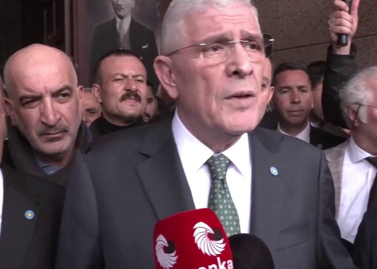İmralı’daki haini paşa eylediler. Paşa şak diye emrediyor, Devlet Bahçeli tak diye yapıyor. Nasıl mı?