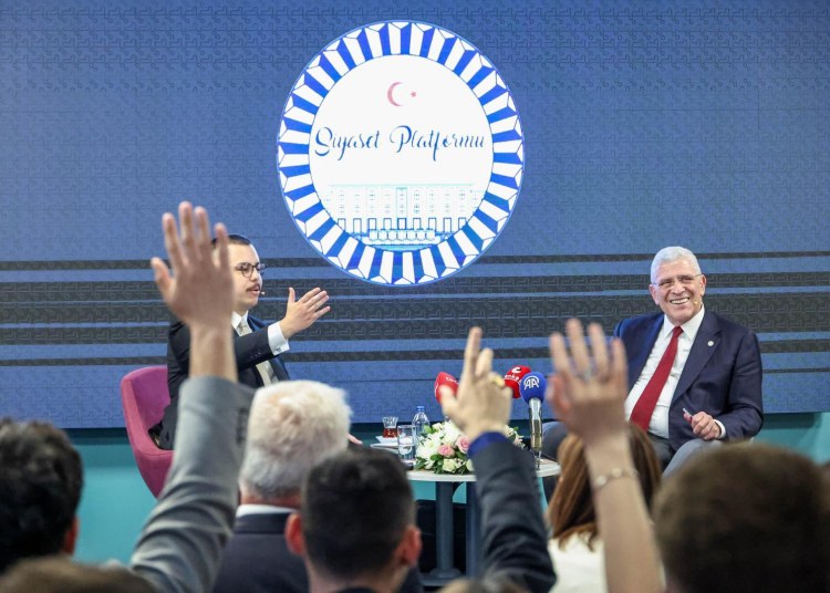 İzmir Ekonomi Üniversitesi Siyaset Platformu Kulübü'nde yaptığımız bu samimi sohbet, bana bir kez daha...