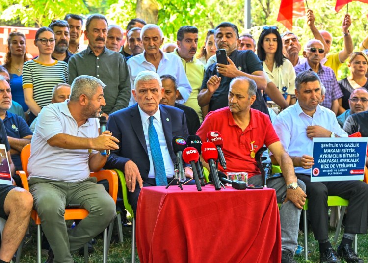 Güvenpark'ta, hakkını arayan kahraman Gazilerimize ve aziz Şehit ailelerimize destek ziyaretinde bulunduk...