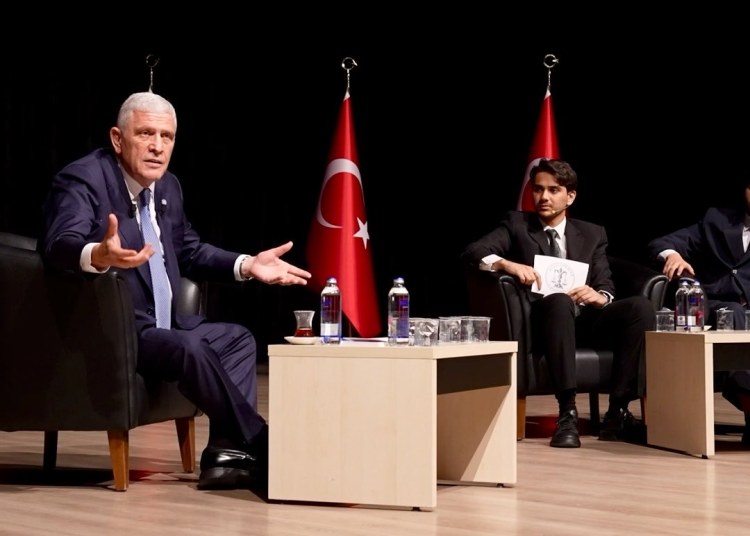Siyasi Liderler Platformu'nda pırıl pırıl gençlerimizle sohbet ettik, kaçırmayın derim. 🗓️ 16 Ekim Cuma...