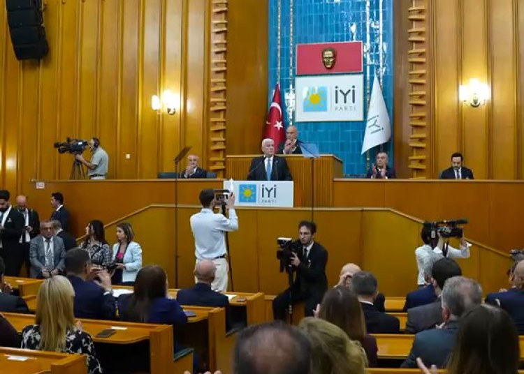 Milletimizin gerçek gündemini konuşmak, hakkın sesi olmak için; 🗓️ 21 Ekim Çarşamba (yarın) ⏰ 10.30'da 📍TBMM...