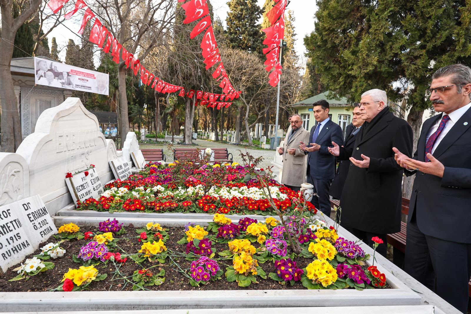 Merhum Başbakan Prof. Dr. Necmettin Erbakan’ı kabri başında dualarla andık.
